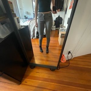 Levi’s Mid-Rise Stretch Skinny Jean in Gray